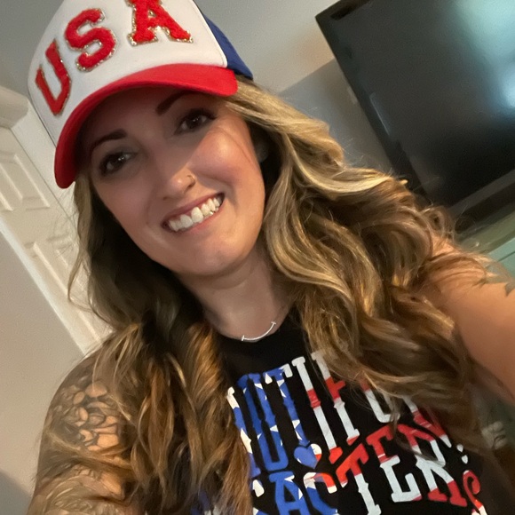 Meet your Posher, Danielle - Picture 1 of 1